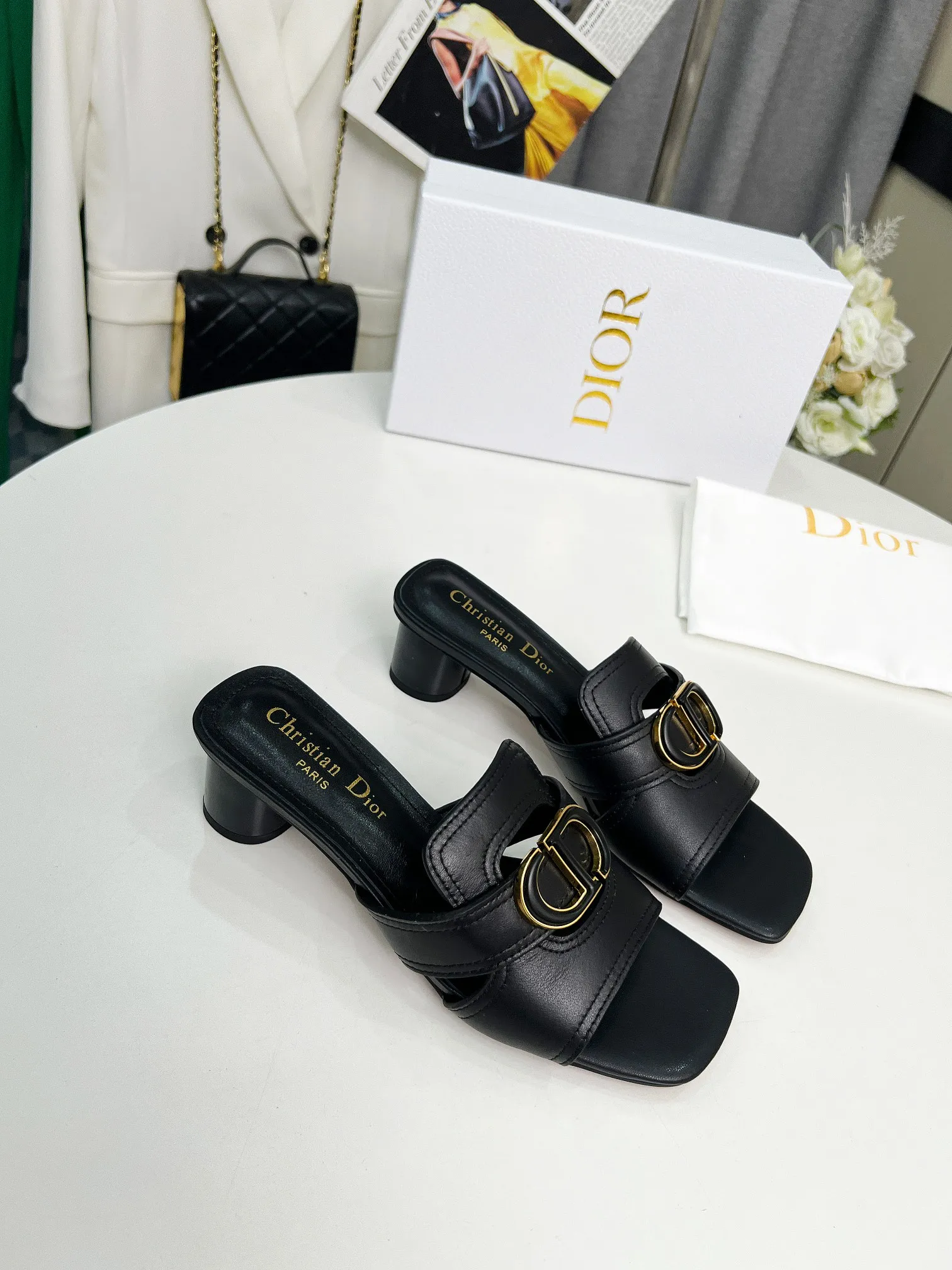 👟👟Ex-factory price 380👟👟 Genuine leather bottom +30 Dior spring and summer new style, cowhide surface, sheepskin lining + double-layer buckle, heel height 4.5cm, size 35-42